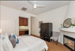 King En-Suite in La Quinta- 1 Bed